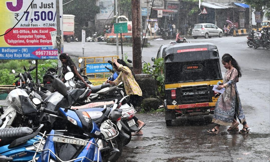 IMD has predicted moderate to heavy rainfall for Thane district for 48 hours 
